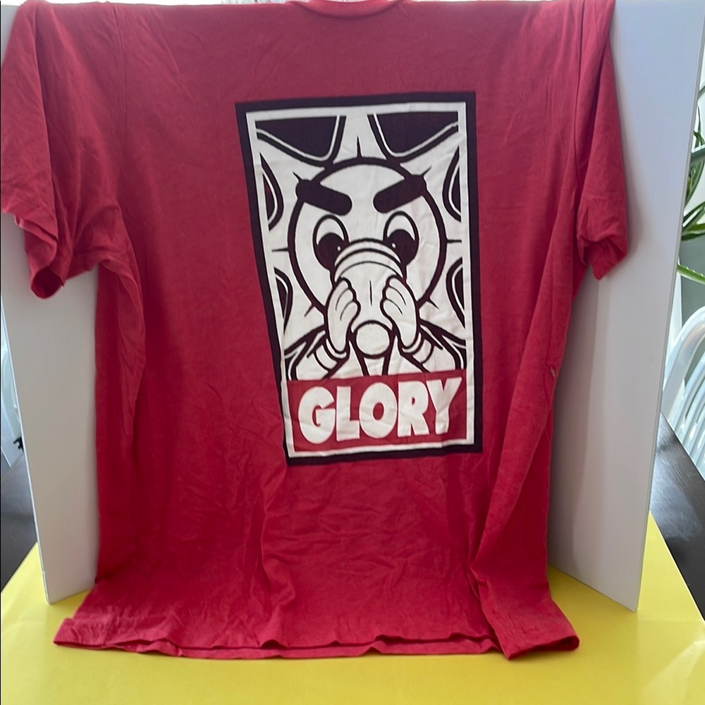 GLO jeans Red Short Sleeve Tee with Bold Graphic
